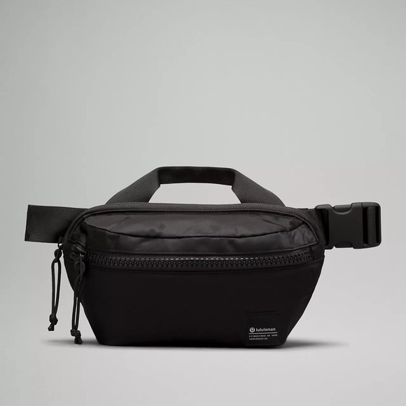 LULULEMON | All Day Essentials Belt Bag 2.5L in Black - Picture 1 of 6